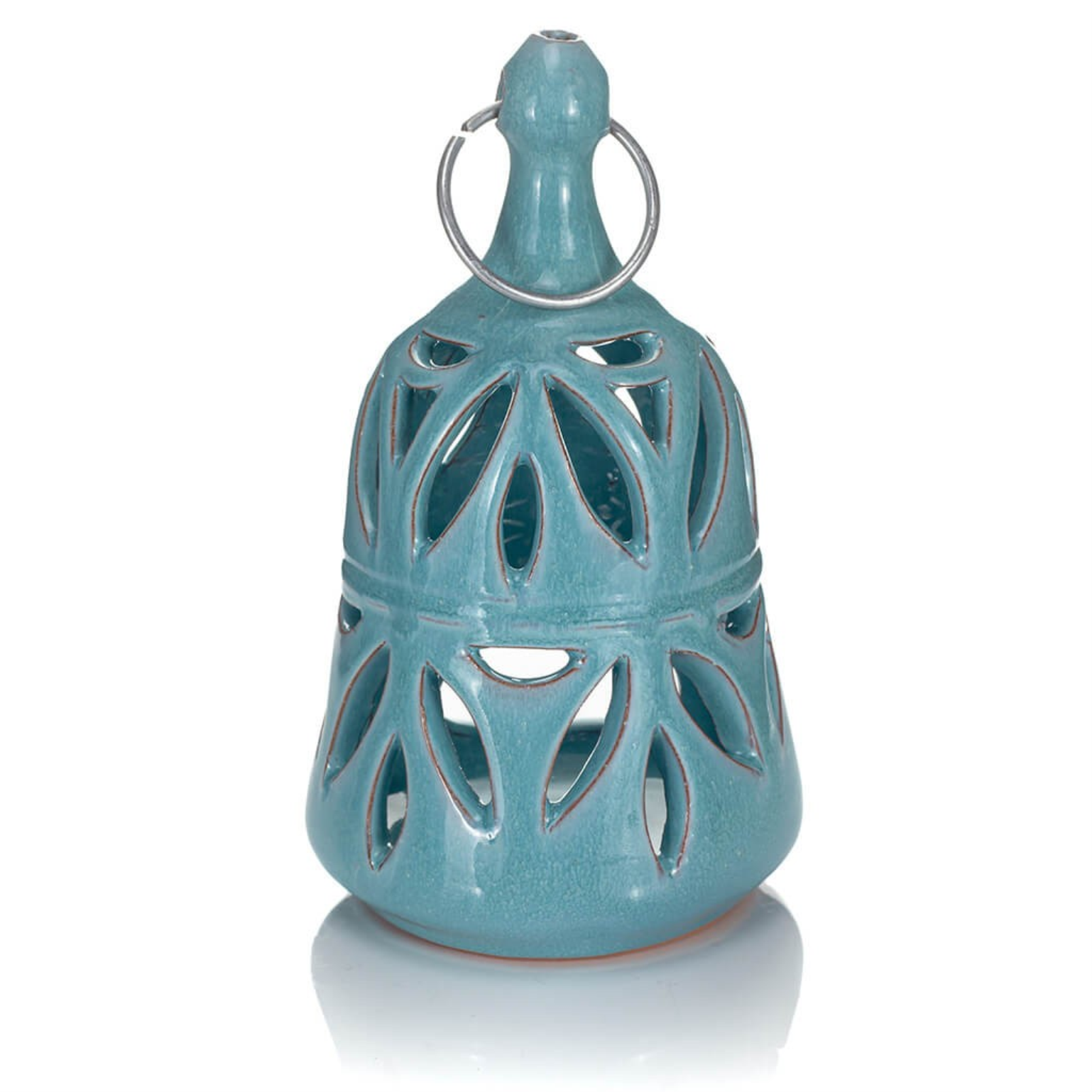 Φανάρια και Καντήλια: Διακοσμητικά και Λειτουργικά Αντικείμενα